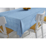 Η φωτογραφία δείχνει Μονόχρωμο τραπεζομάντηλο διαστάσεων 140X140 με ζακάρ καρώ σχέδιο.