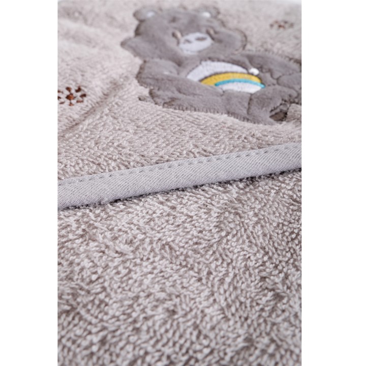 Η φωτογραφία δείχνει Μπέρτα Μπάνιου 76x76cm Manny Cangaroo Blue 3800146270049H μπέρτα Μπάνιου&nbsp; είναι ένα απαραίτητο προϊόν που συνοδεύει το μωράκι σας στη πιο χαλαρωτική στιγμή της ημέρας του την ώρα του μπάνιου!!!&nbsp; Ιδανική επίσης για δώρο!Κατάλληλο για χρήση από 0+ μηνώνΤο υλικό είναι 100