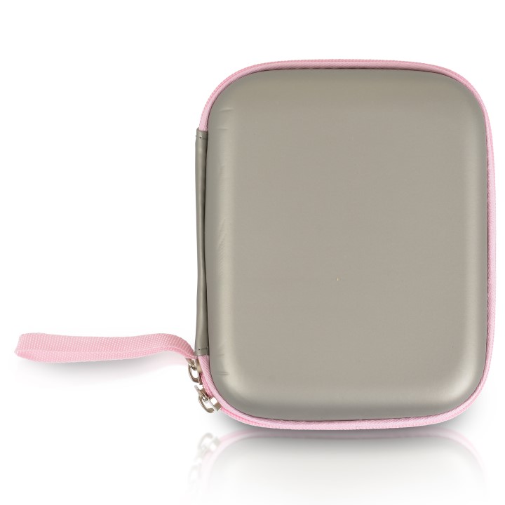 Το σετ περιλαμβάνει: οδοντόβουρτσα δακτύλων σιλικόνης, ψαλίδι, λίμα νυχιών, νυχοκόπτη, χειροκίνητη ρινική αναρρόφηση, χτένα και βούρτσα μαλλιών, ψηφιακό θερμόμετρο και θήκη μεταφοράς.