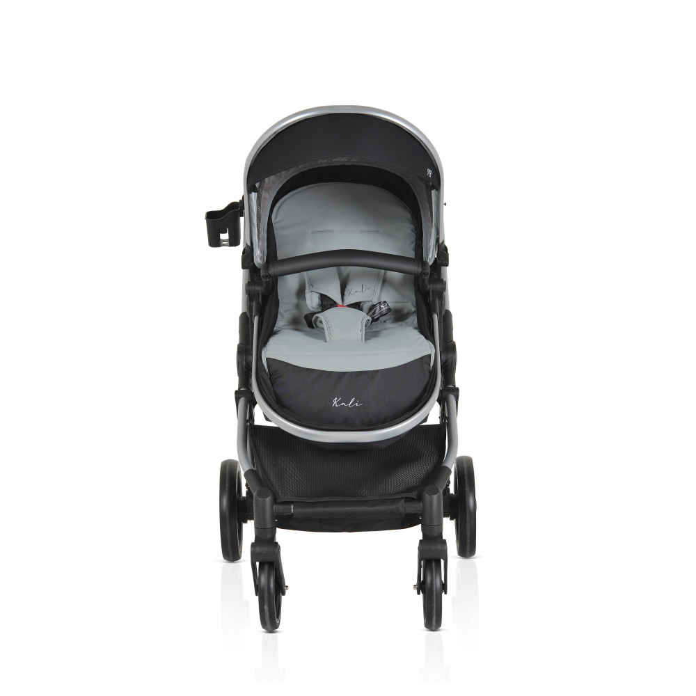 Η φωτογραφία δείχνει Το καρότσι&nbsp;Moni - Kali&nbsp;συνδυάζει την κομψή σχεδίαση με την εξαιρετική λειτουργικότητα.