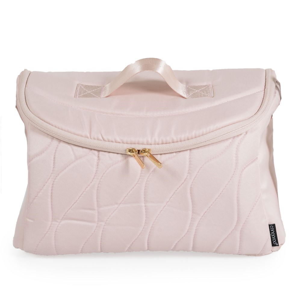 Η φωτογραφία δείχνει Καρότσι Celebrity 2 σε 1, Cangaroo, σχεδιασμένο με γνώμονα τη δυναμική καθημερινότητα των γονέων και την απόλυτη άνεση του παιδιού.