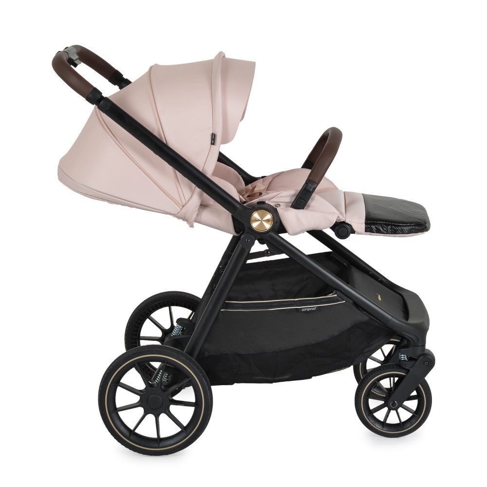 Η φωτογραφία δείχνει Καρότσι Celebrity 2 σε 1, Cangaroo, σχεδιασμένο με γνώμονα τη δυναμική καθημερινότητα των γονέων και την απόλυτη άνεση του παιδιού.