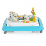 Η φωτογραφία δείχνει Η στράτα Forest της Moni έχει σχεδιαστεί για να κάνει τα πρώτα βήματα του παιδιού σας όχι μόνο ευκολότερα αλλά και πολύ πιο διασκεδαστικά.