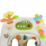 Η φωτογραφία δείχνει Η στράτα Forest της Moni έχει σχεδιαστεί για να κάνει τα πρώτα βήματα του παιδιού σας όχι μόνο ευκολότερα αλλά και πολύ πιο διασκεδαστικά.