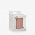 Η φωτογραφία δείχνει Το Κύπελλο Σιλικόνης Platinum είναι ο ιδανικός σύντροφος για τη μετάβαση του μωρού σας στην ανεξάρτητη κατανάλωση νερού.