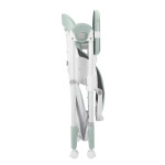 Η φωτογραφία δείχνει Το SPICY+ είναι ένα πλήρως ρυθμιζόμενο καρεκλάκι φαγητού, σχεδιασμένο για μικρά παιδιά που είναι έτοιμα να κάθονται μόνα τους.