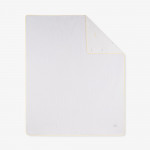 Η καλοκαιρινή κουβέρτα SLEEPY SHEEP είναι μια απαλή και αναπνεύσιμη διπλής όψης κουβέρτα, σχεδιασμένη προσεκτικά για να διατηρεί το νεογέννητό σας ζεστό και άνετο κατά τους θερμότερους μήνες.