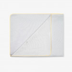 Η καλοκαιρινή κουβέρτα SLEEPY SHEEP είναι μια απαλή και αναπνεύσιμη διπλής όψης κουβέρτα, σχεδιασμένη προσεκτικά για να διατηρεί το νεογέννητό σας ζεστό και άνετο κατά τους θερμότερους μήνες.