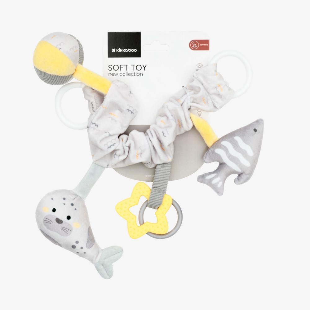 Η λούτρινη γιρλάντα είναι ένα γοητευτικό και ενδιαφέρον αξεσουάρ σχεδιασμένο για να διασκεδάζει το μωρό σας κατά τη διάρκεια των βόλτων.