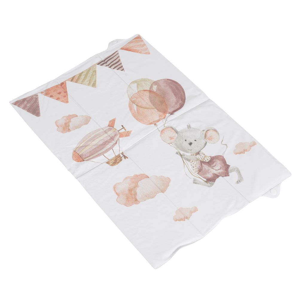 Η φωτογραφία δείχνει Πτυσσόμενη αλλαξιέρα Wild & free Mouse, Cangaroo για άνεση όπου κι αν πάτεΕλαφρύ, συμπαγές και ιδανικό για ταξίδια ή βόλτες, αυτό το πτυσσόμενο στρώμα αλλαγής εξασφαλίζει άνεση κατά την αλλαγή πάνας σε κάθε περίσταση.