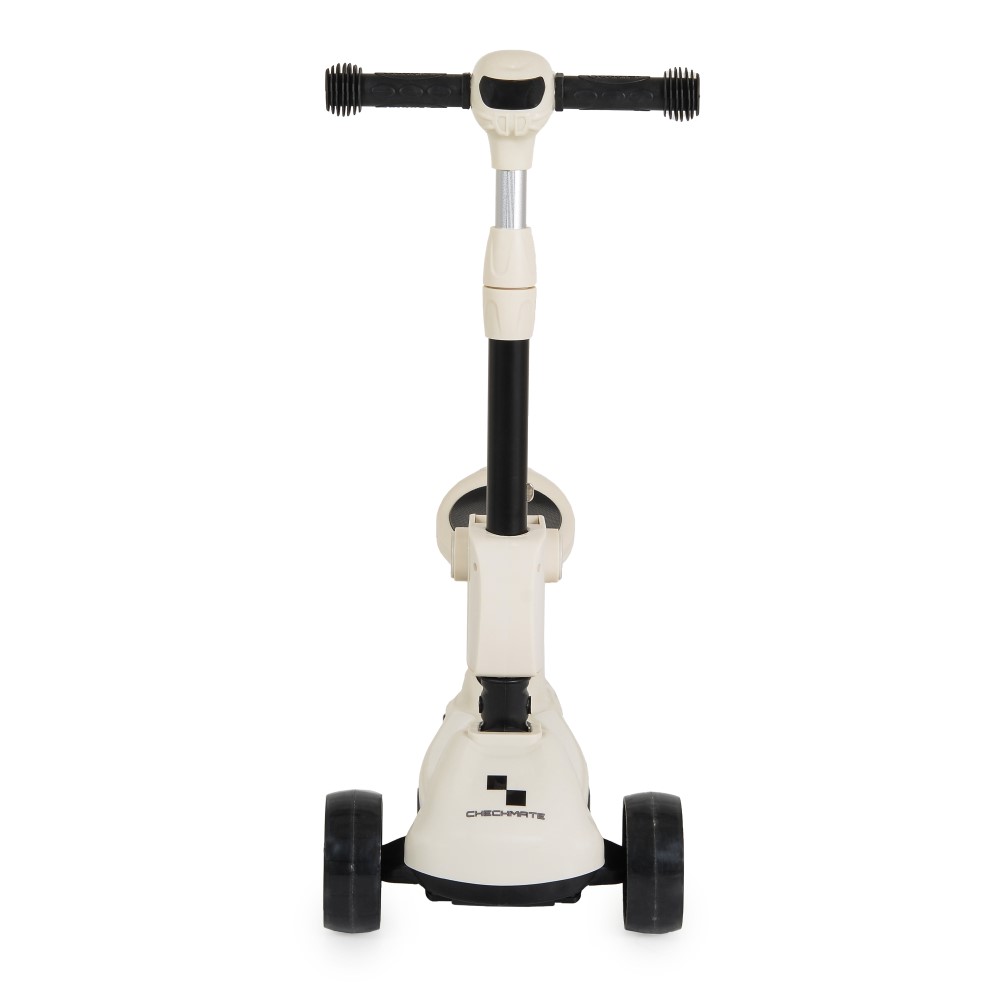 Η φωτογραφία δείχνει Το 2 σε 1 Checkmate Scooter της Byox είναι η ιδανική επιλογή για δραστήρια παιδιά άνω των 3 ετών.