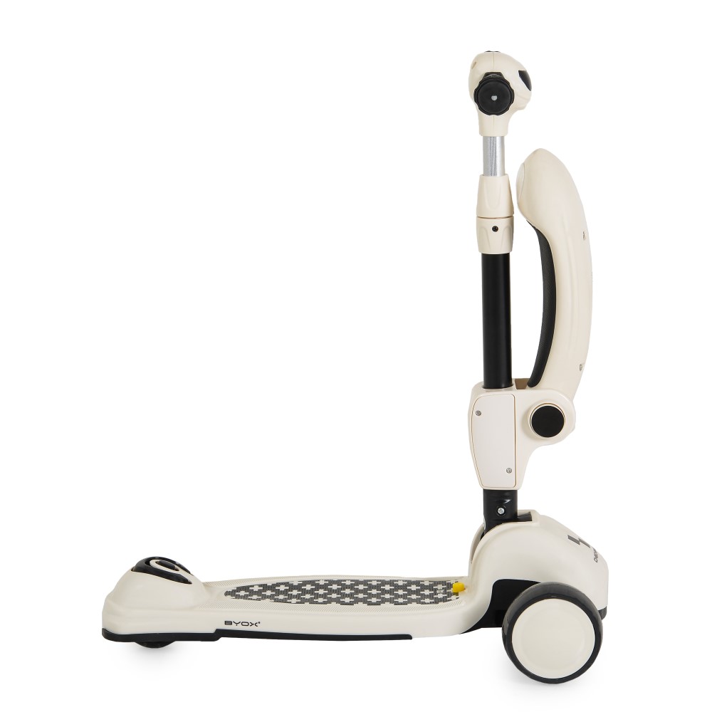 Η φωτογραφία δείχνει Το 2 σε 1 Checkmate Scooter της Byox είναι η ιδανική επιλογή για δραστήρια παιδιά άνω των 3 ετών.