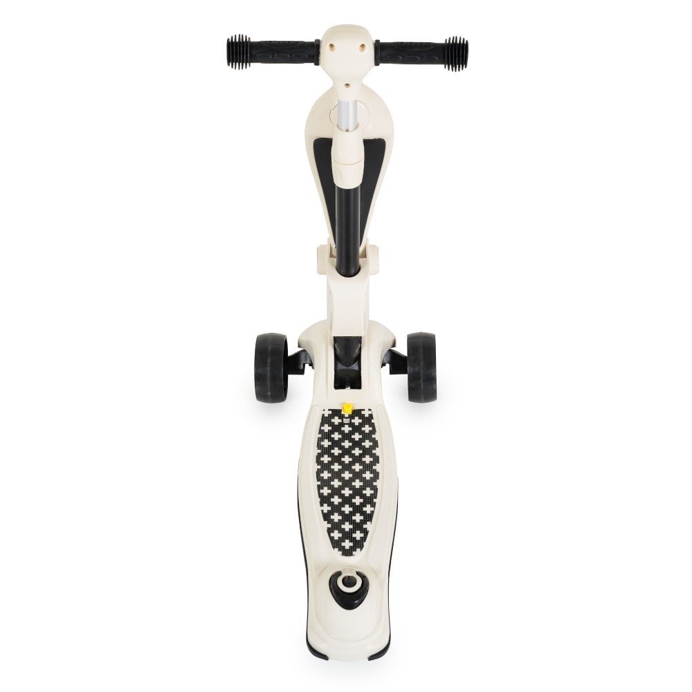 Η φωτογραφία δείχνει Το 2 σε 1 Checkmate Scooter της Byox είναι η ιδανική επιλογή για δραστήρια παιδιά άνω των 3 ετών.