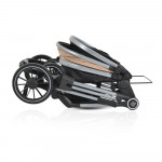 Το καρότσι&nbsp;Moni - Kali&nbsp;συνδυάζει την κομψή σχεδίαση με την εξαιρετική λειτουργικότητα.