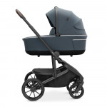 Η φωτογραφία δείχνει Dovadi Fly 2 σε 1&nbsp;NIGHT GREY&nbsp;– Στυλ, άνεση & πρακτικότητα σε κάθε βόλταΓιατί να το επιλέξετεΤο πολυκαρότσι Dovadi Fly 2 σε 1 σε κομψό χρώμα&nbsp;NIGHT GREY&nbsp;είναι η ιδανική επιλογή για γονείς που αναζητούν μοντέρνο design, πρακτικές λύσεις και απόλυτη ασφάλεια.