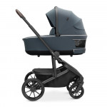 Η φωτογραφία δείχνει Dovadi Fly 2 σε 1&nbsp;NIGHT GREY&nbsp;– Στυλ, άνεση & πρακτικότητα σε κάθε βόλταΓιατί να το επιλέξετεΤο πολυκαρότσι Dovadi Fly 2 σε 1 σε κομψό χρώμα&nbsp;NIGHT GREY&nbsp;είναι η ιδανική επιλογή για γονείς που αναζητούν μοντέρνο design, πρακτικές λύσεις και απόλυτη ασφάλεια.