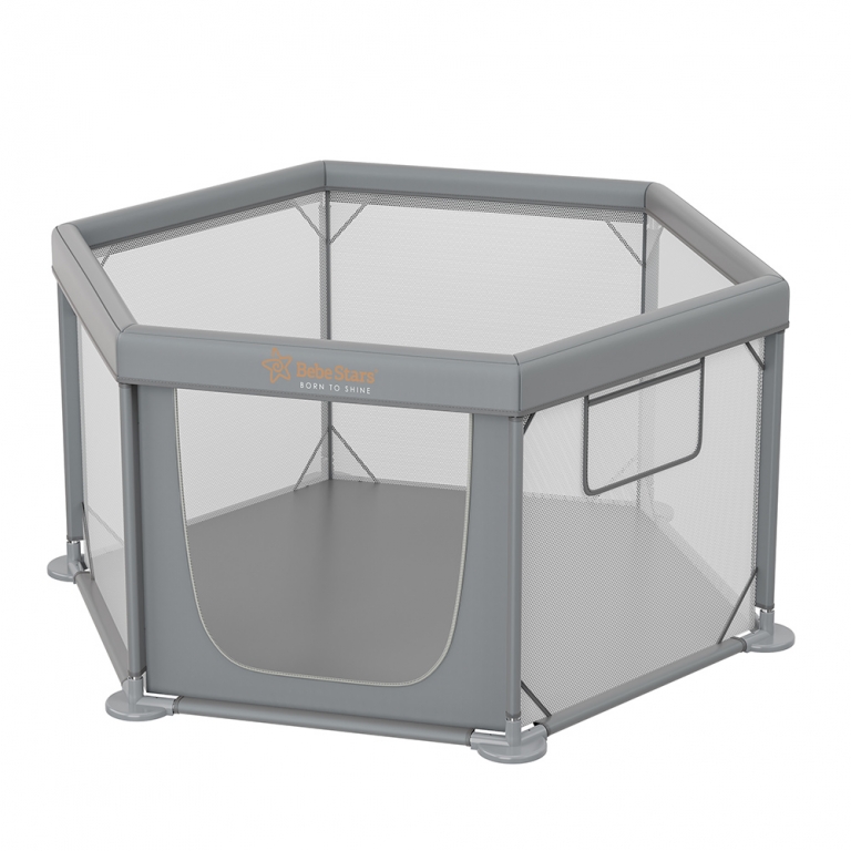 Το νέο πολύγονο υφασμάτινο παρκοκρέβατο Nestilo της BebeStars σχεδιάστηκε σε σχήμα εξάγωνου, ώστε να μην καταλαμβάνει μεγάλο χώρο στο δωμάτιο, αλλά να παρέχει αρκετό χώρο για τα παιδιά την ώρα του παιχνιδιού.