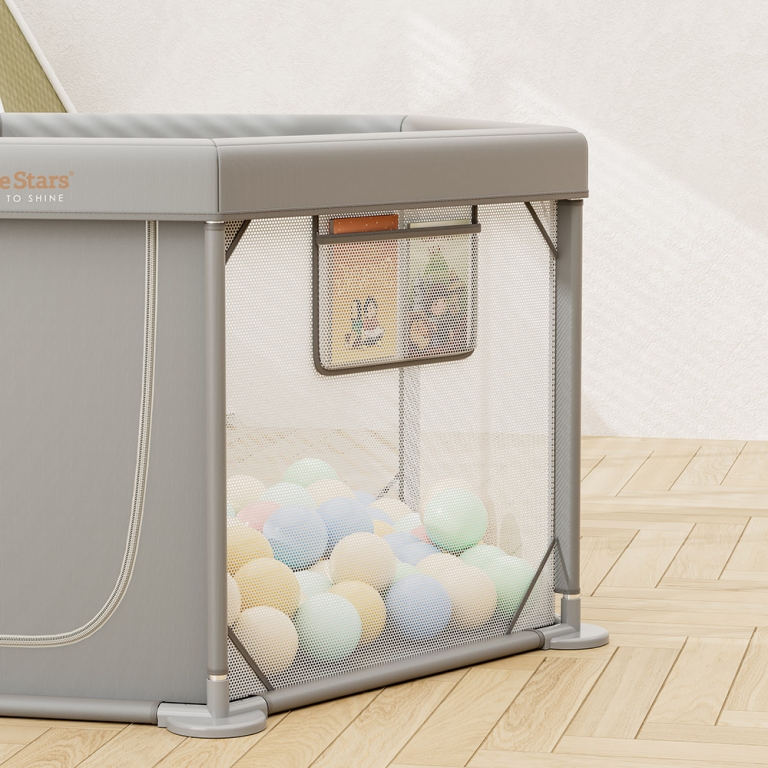 Το νέο πολύγονο υφασμάτινο παρκοκρέβατο Nestilo της BebeStars σχεδιάστηκε σε σχήμα εξάγωνου, ώστε να μην καταλαμβάνει μεγάλο χώρο στο δωμάτιο, αλλά να παρέχει αρκετό χώρο για τα παιδιά την ώρα του παιχνιδιού.