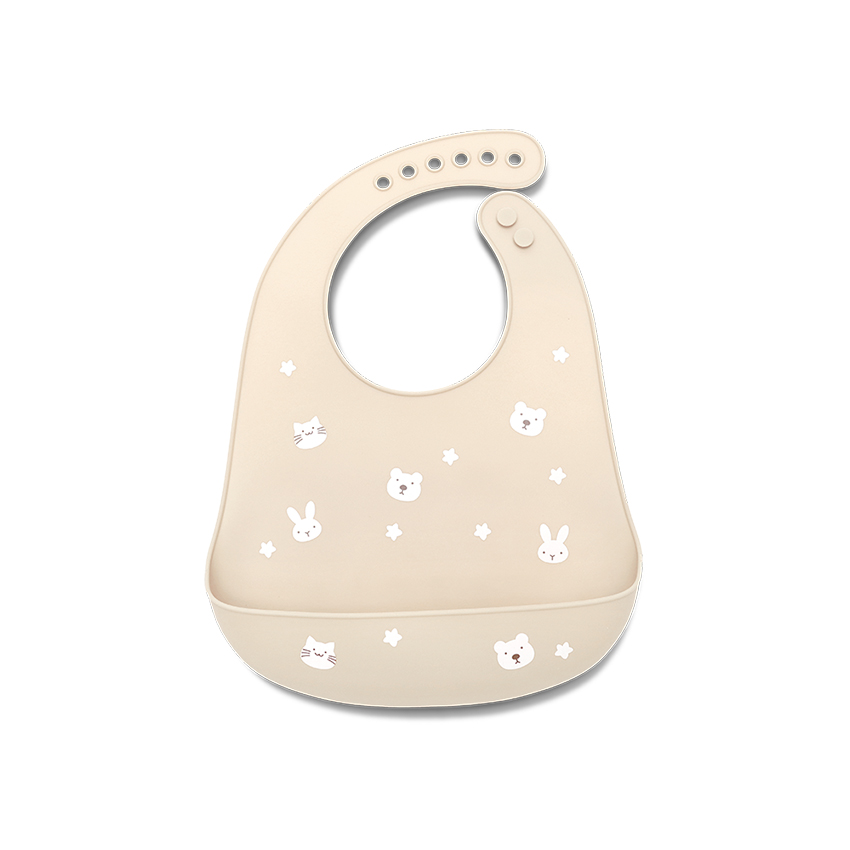 Η φωτογραφία δείχνει Ηλικία: 6+ μηνώνΜπροστινή τσέπηΡύθμιση μήκους σε 6 θέσειςΕύκολο καθάρισμαΔεν απορροφά οσμέςΑνθεκτικό στους λεκέδεςΣιλικόνη κατάλληλη για τρόφιμαΜαλακώνει και τυλίγεται εύκολαΔεν παραμορφώνεται όταν διπλώνεται