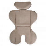 Η φωτογραφία δείχνει Το Rock by Moni είναι ένα πρακτικό και αξιόπιστο κάθισμα αυτοκινήτου, σχεδιασμένο για να παρέχει ασφάλεια και άνεση στο παιδί σας.