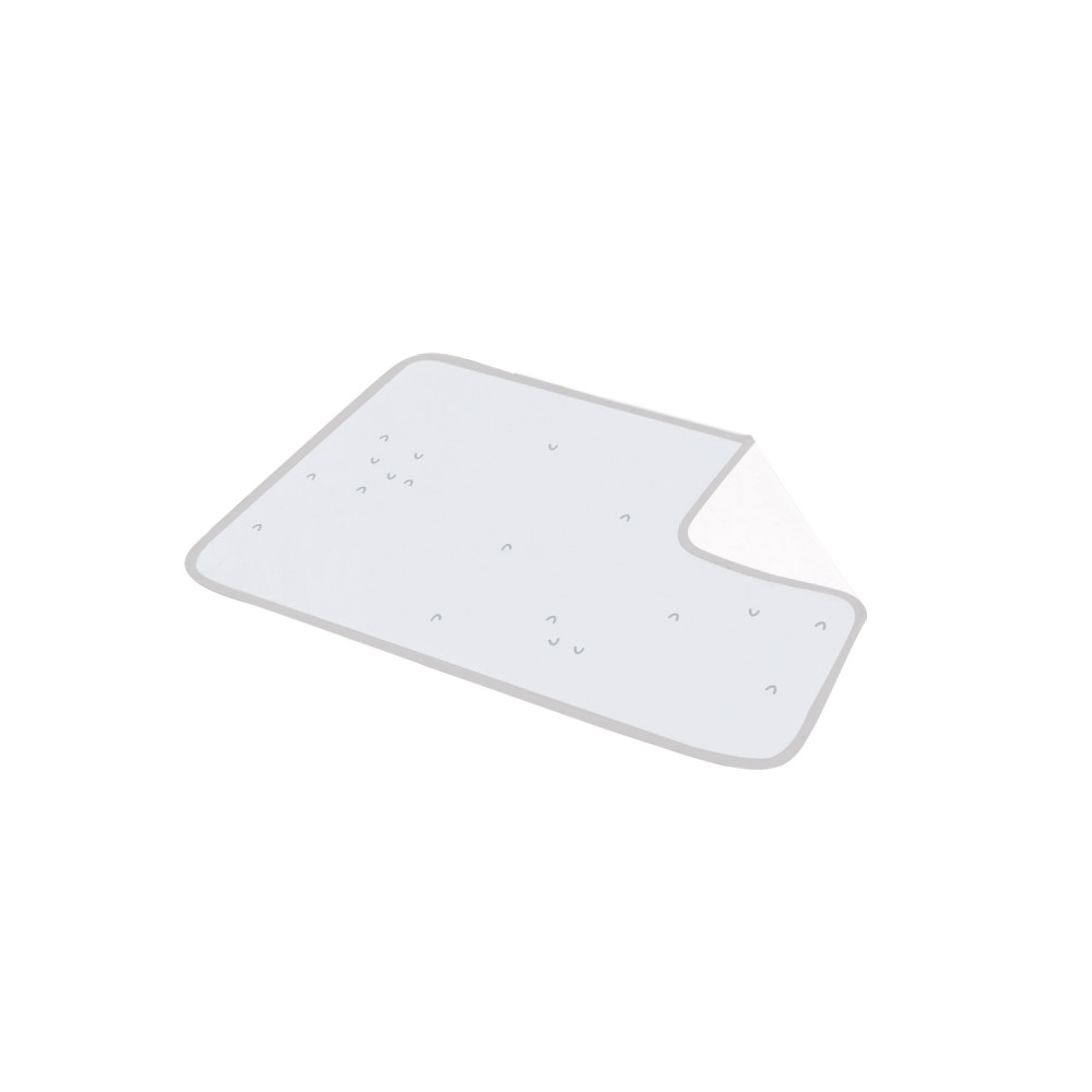 Αδιάβροχο σελτεδάκι της εταιρείας Kikka Boo 50/70cm• Απαλό βαμβακερό ζέρσεϊ με πολύχρωμη στάμπα στην μπροστινή πλευρά.