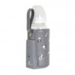 Η φωτογραφία δείχνει Ο φορητός θερμαντήρας μπιμπερό Caliente, Cangaroo, είναι ιδανικός για βόλτες, ταξίδια ή νυχτερινά τάισμα – χάρη στην ενσωματωμένη μπαταρία του, μπορείτε να ζεστάνετε τα μπιμπερό του μωρού σας οπουδήποτε χωρίς να χρειάζεστε πρίζα.