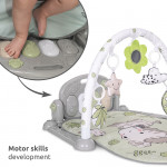 Η φωτογραφία δείχνει LORELLI ΧΑΛΑΚΙ ΔΡΑΣΤΗΡΙΟΤΗΤΩΝ ΜΕ ΠΙΑΝΟ 'MY FIRST PIANO'Αψίδα με 4 παιχνίδια και έναν καθρέφτη σε σχήμα λουλουδιούΞαπλώστε για να παίξετεΜαλακό υφασμάτινο υπόστρωμαΑνάπτυξη κινητικών δεξιοτήτωνΠροώθηση της ικανότητας σκέψηςΤο πιάνο μπορεί να χρησιμοποιηθεί ανεξάρτηταΜέγεθος: 73x6