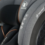 Η φωτογραφία δείχνει Το κάθισμα αυτοκινήτου i–Apex είναι ένα νέο κάθισμα της Bebe Stars, το οποίο ήρθε για να δώσει λύση σε κάθε σας διαδρομή με το μωράκι και το αυτοκίνητό σας σε καθημερινή βάση!Το i–Apex&nbsp; είναι σχεδιασμένο για παιδιά 40 έως 150 cm ύψους, διαθέτοντας επαρκή χώρο και προσφέροντ