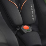 Η φωτογραφία δείχνει Το κάθισμα αυτοκινήτου i–Apex είναι ένα νέο κάθισμα της Bebe Stars, το οποίο ήρθε για να δώσει λύση σε κάθε σας διαδρομή με το μωράκι και το αυτοκίνητό σας σε καθημερινή βάση!Το i–Apex&nbsp; είναι σχεδιασμένο για παιδιά 40 έως 150 cm ύψους, διαθέτοντας επαρκή χώρο και προσφέροντ