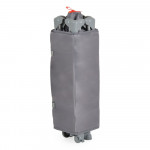 Η πτυσσόμενη κούνια Uno της Moni συνδυάζει κομψό σχεδιασμό και λειτουργικότητα για να παρέχει ένα ασφαλές και άνετο περιβάλλον για ύπνο και παιχνίδι – τόσο στο σπίτι όσο και κατά τη διάρκεια ταξιδιού.