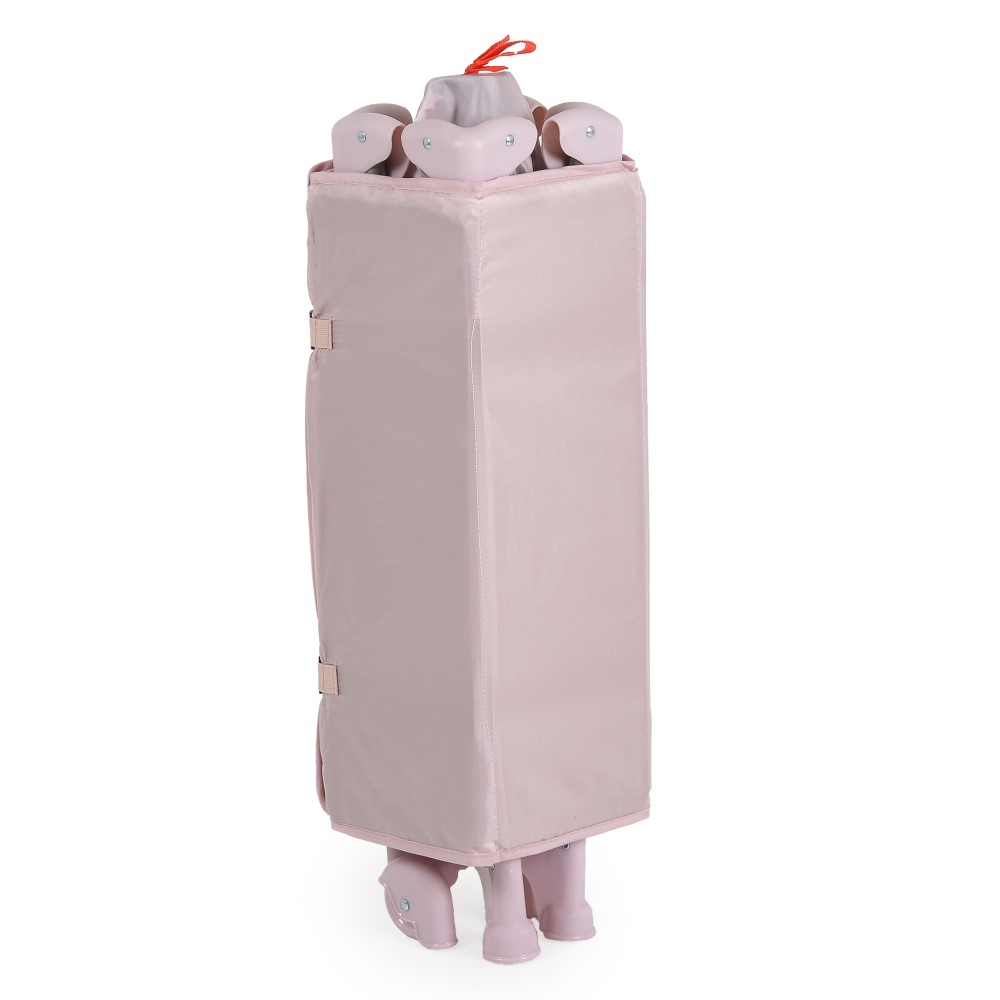 Η φωτογραφία δείχνει Η πτυσσόμενη κούνια Uno της Moni συνδυάζει κομψό σχεδιασμό και λειτουργικότητα για να παρέχει ένα ασφαλές και άνετο περιβάλλον για ύπνο και παιχνίδι – τόσο στο σπίτι όσο και κατά τη διάρκεια ταξιδιού.