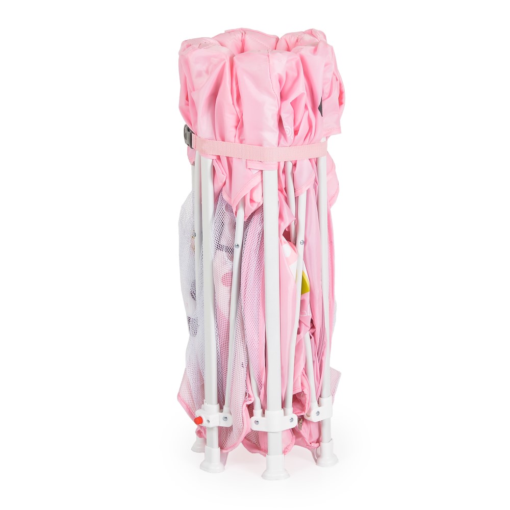 Η φωτογραφία δείχνει Το Playbox της Cangaroo είναι ένα εξαγωνικό παρκοκρέβατο σχεδιασμένο με ιδιαίτερη έμφαση στην ασφάλεια και την άνεση των μικρών παιδιών.