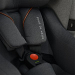 Το κάθισμα αυτοκινήτου i–Revo είναι ένα νέο κάθισμα της Bebe Stars, το οποίο ήρθε για να δώσει λύση σε κάθε σας διαδρομή με το μωράκι και το αυτοκίνητό σας σε καθημερινή βάση!Το i–Revo είναι σχεδιασμένο για παιδιά 40 έως 150 cm ύψους, διαθέτοντας επαρκή χώρο και προσφέροντας άνεση και ασφάλεια για τ
