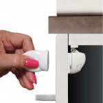 Ασφάλεια DreamBaby Μαγνητική 2 τμχ & ΚλειδίΚλειδαριά υψηλής αντοχήςΤα έπιπλα παραμένουν άθικτα από την επαφή με την ασφάλειαΙδανικό για ντουλάπια και συρτάρια&nbsp;Διαστάσεις συσκευασίας 20,2 * 9,8 * 0,8 cm