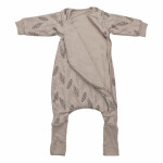 Η φωτογραφία δείχνει Σιγουρευτείτε ότι το παιδί σας παραμένει ζεστό όλη την νύχτα με τον υπνόσακο της Bebe Stars!Το 100% ελαστικό βαμβακερό αναπνεώμενο και αντιβακτιριδιακό ύφασμα δίνει&nbsp; στο μωρό σας την άνεση&nbsp; και την προστασία που χρειάζεται.