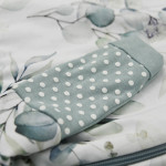 Σιγουρευτείτε ότι το παιδί σας παραμένει ζεστό όλη την νύχτα με τον υπνόσακο της Bebe Stars!Το 100% ελαστικό βαμβακερό αναπνεώμενο και αντιβακτιριδιακό ύφασμα δίνει  στο μωρό σας την άνεση  και την προστασία που χρειάζεται.