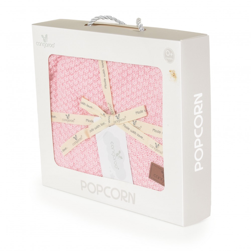 Η φωτογραφία δείχνει Πλεκτή παιδική κουβέρτα, διαστάσεων 80x100 cm, κατασκευασμένη από φυσικά υλικά - 50% μπαμπού και 50% βαμβάκι, παρέχοντας απαλότητα και άνεση.