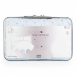 Η φωτογραφία δείχνει Μαλακό και απαλό σετ βρεφικού κρεβατιού 6 τεμαχίων από 100% βαμβάκι ranforse υψηλής ποιότητας.