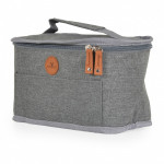 Η φωτογραφία δείχνει Η τσάντα αξεσουάρ “Ariela” είναι κατάλληλη για όλα τα σημαντικά αξεσουάρ που χρειάζονται για το παιδί σας.