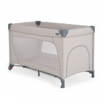 Η φωτογραφία δείχνει Το πτυσσόμενο παρκοκρέβατο One touch ξεχωρίζει με την εξαιρετικά εύκολη και γρήγορη μέθοδο αναδίπλωσης με το ένα χέρι.