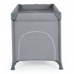 Η φωτογραφία δείχνει Το πτυσσόμενο παρκοκρέβατο One touch ξεχωρίζει με την εξαιρετικά εύκολη και γρήγορη μέθοδο αναδίπλωσης με το ένα χέρι.