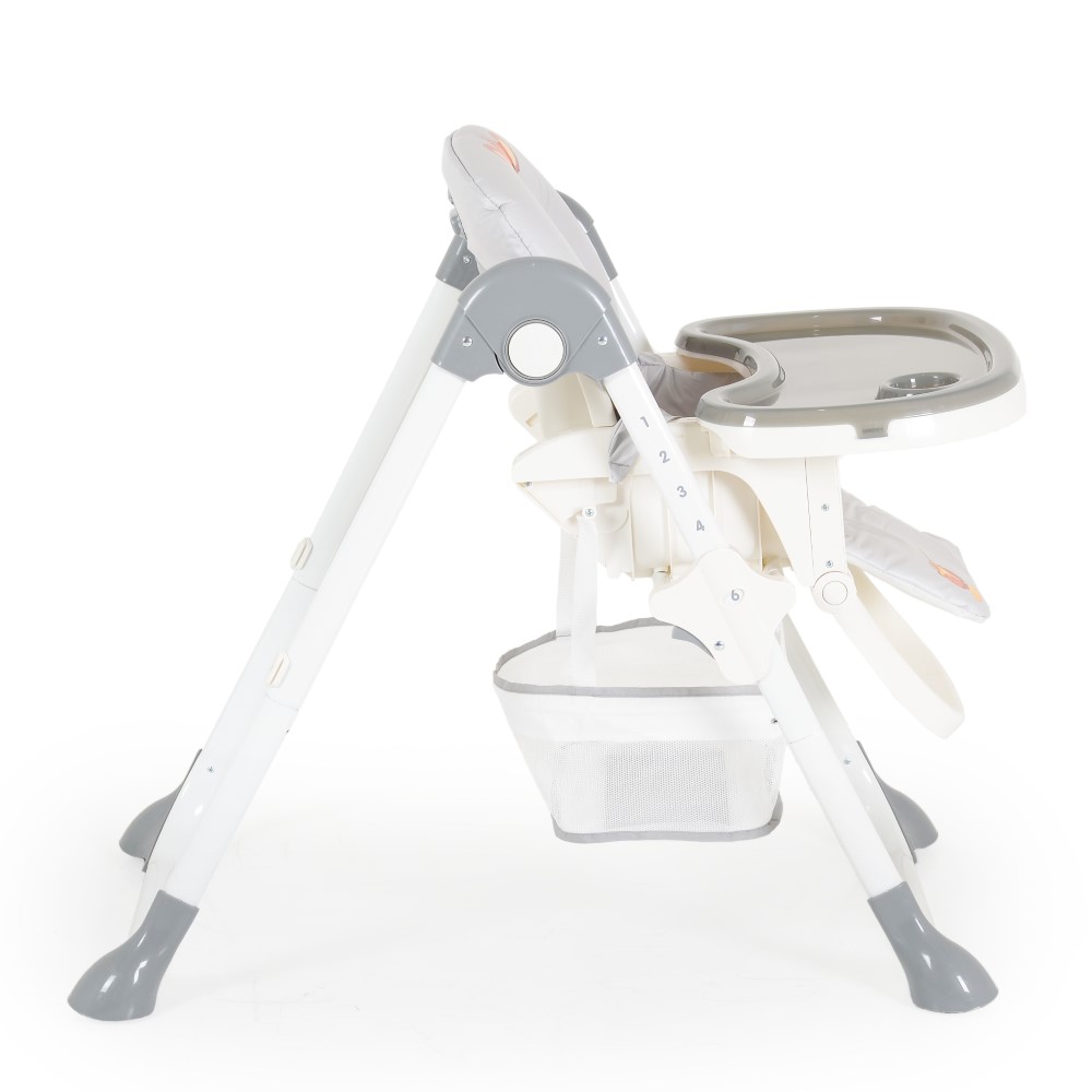 Η φωτογραφία δείχνει Είναι ένα παιδικό καρεκλάκι φαγητού με ζωηρό σχεδιασμό και μαλακά υφάσματα που θα κάνουν την ώρα του φαγητού απολαυστική! Μπορεί να προσαρμοστεί ακριβώς στις ανάγκες του παιδιού εξασφαλίζοντας άνεση.