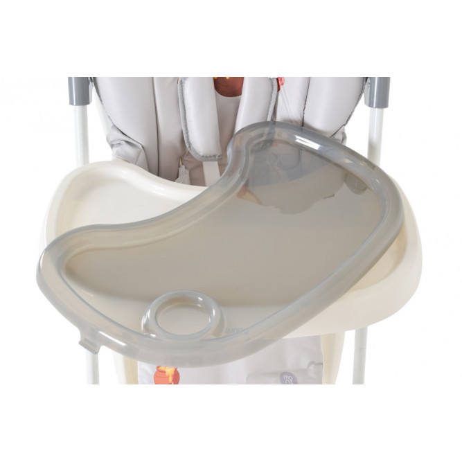 Η φωτογραφία δείχνει Είναι ένα παιδικό καρεκλάκι φαγητού με ζωηρό σχεδιασμό και μαλακά υφάσματα που θα κάνουν την ώρα του φαγητού απολαυστική! Μπορεί να προσαρμοστεί ακριβώς στις ανάγκες του παιδιού εξασφαλίζοντας άνεση.