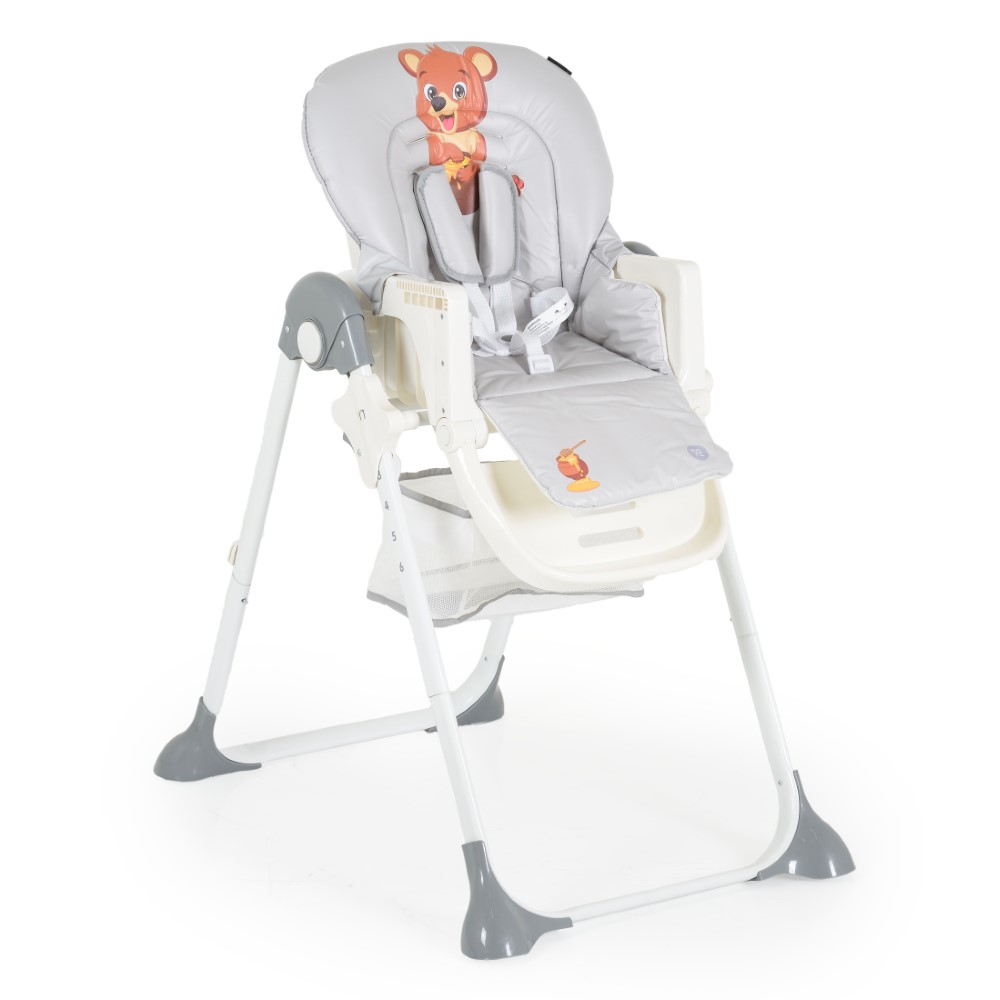 Η φωτογραφία δείχνει Είναι ένα παιδικό καρεκλάκι φαγητού με ζωηρό σχεδιασμό και μαλακά υφάσματα που θα κάνουν την ώρα του φαγητού απολαυστική! Μπορεί να προσαρμοστεί ακριβώς στις ανάγκες του παιδιού εξασφαλίζοντας άνεση.