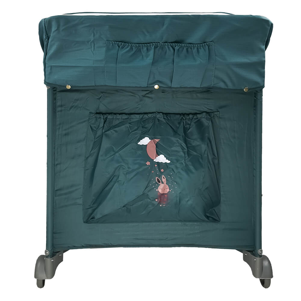 Η φωτογραφία δείχνει Το νέο παρκοκρέβατο&nbsp;Dreamer&nbsp;της&nbsp;Bebe Stars&nbsp;είναι ιδανικό για το σπίτι, αλλά και για μία εξόρμηση με το παιδί σας, καθώς είναι άνετο με μοντέρνο σχεδιασμό.