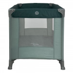 Η φωτογραφία δείχνει Το νέο παρκοκρέβατο Sunshine της Bebe Stars είναι ιδανικό για το σπίτι, αλλά και για ένα ταξίδι μαζί με το παιδί σας.