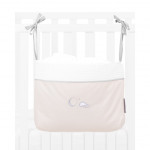 Η φωτογραφία δείχνει Πολυτελές καλάθι για πάνες με κορδονάκια της εταιρείας Kikka Boo.