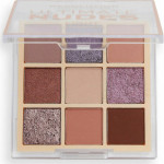 Η φωτογραφία δείχνει Η παλέτα σκιών Makeup Revolution Ultimate Nudes Light Eyeshadow Palette περιέχει 9 ουδέτερες αποχρώσεις σκιών σε ματ και shimmer υφή σε απαλούς τόνους.