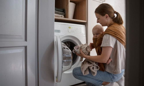 Βασικές συμβουλές για το πλύσιμο των βρεφικών ρούχων στο πλυντήριο