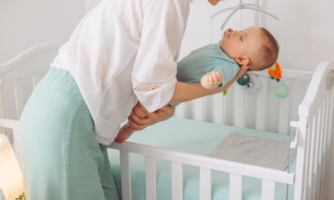 Πράγματα που ΠΡΕΠΕΙ να γνωρίζετε για την επιλογή σωστού παρκοκρέβατου: Πλήρης Οδηγός